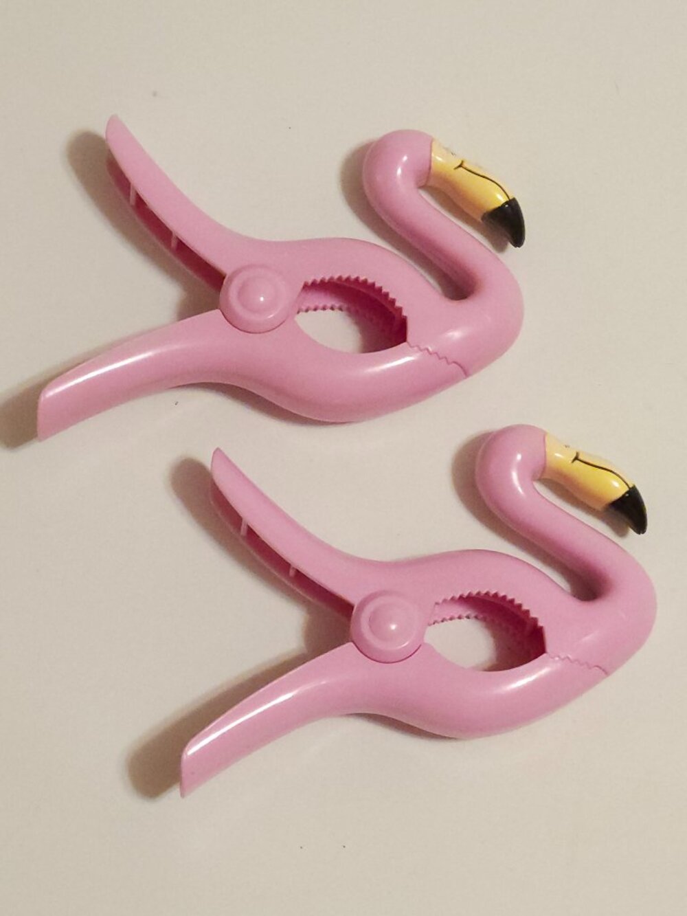 FLAMINGO TABLE CLIPS PINK Flamingo Tropical Picnic BBQ Back Yard Get Together